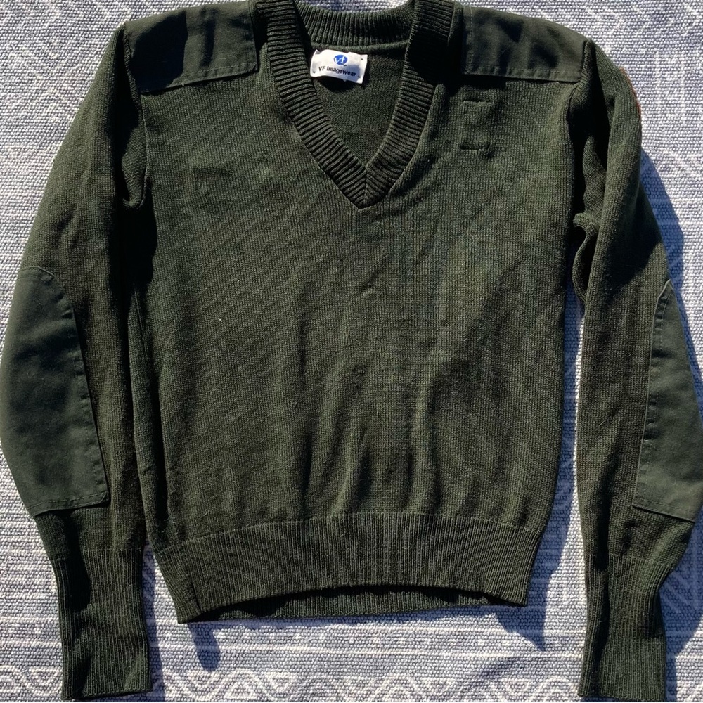 Elegant Forest Green V-Neck Sweater